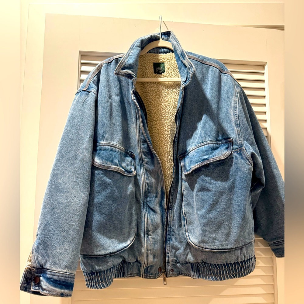 Oversized jean jacket with furry lining.